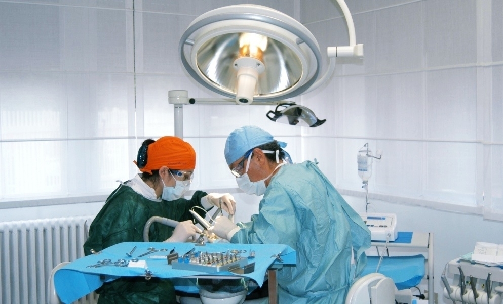 Chirurgia orale ed Implantologia - Dott. Riccardo De Lellis